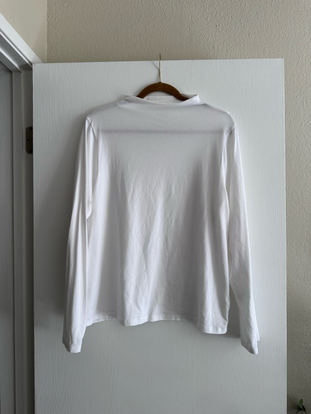 Old Navy mock neck Long-Sleeve White